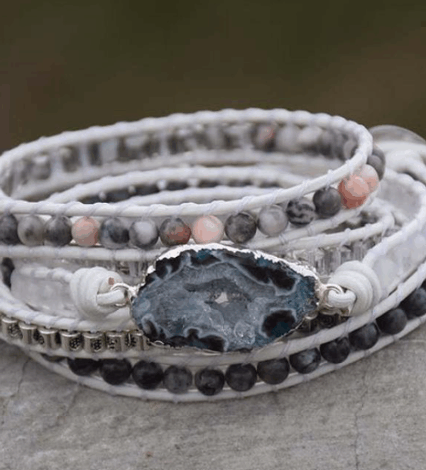 Pulsera Envoltura de piel de labradorita natural, jade blanco y piedra drúcida Pulsera Envoltura de piel de labradorita natural, jade blanco y piedra drúcida
