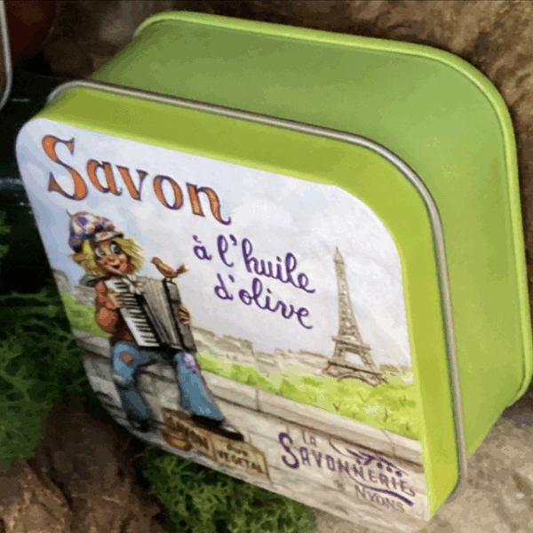 Jabon en caja metálica pequeña