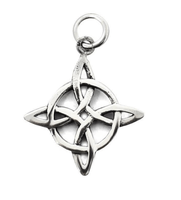 Colgante plateado con nudo de bruja