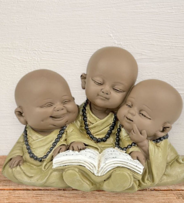Estatuilla de Buda – Lectura de 3 bonzos – Idea de decoración Zen y Feng Shui