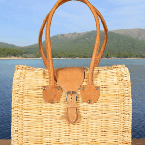 Cesta portuguesa mediana con asas redondas y solapa