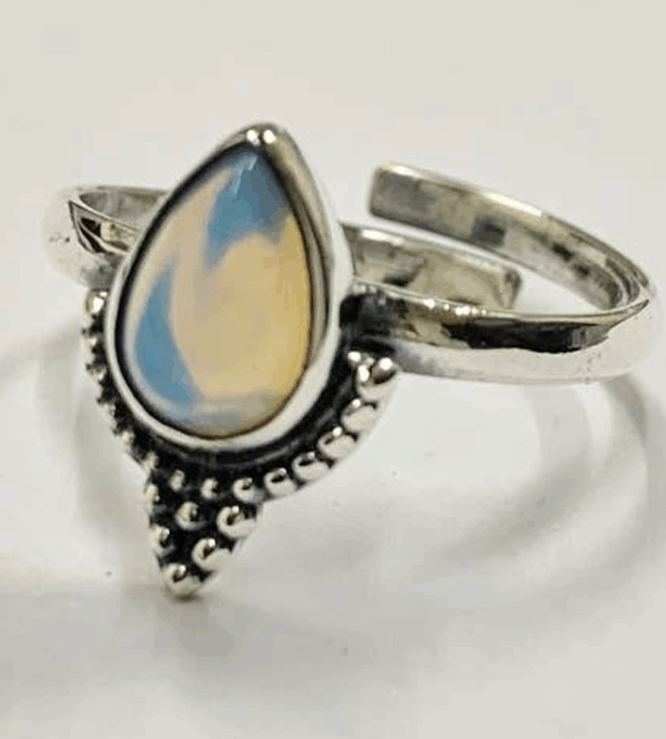 Anillo Demi Cluster Harlequin Marquise, Opalita Anillo Demi Cluster Harlequin Marquise, Opalita