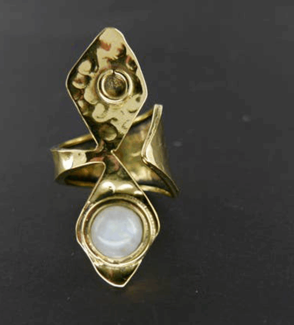 Anillo de Bronce con Piedra Luna y Rombo Ajustable Anillo de Bronce con Piedra Luna y Rombo Ajustable