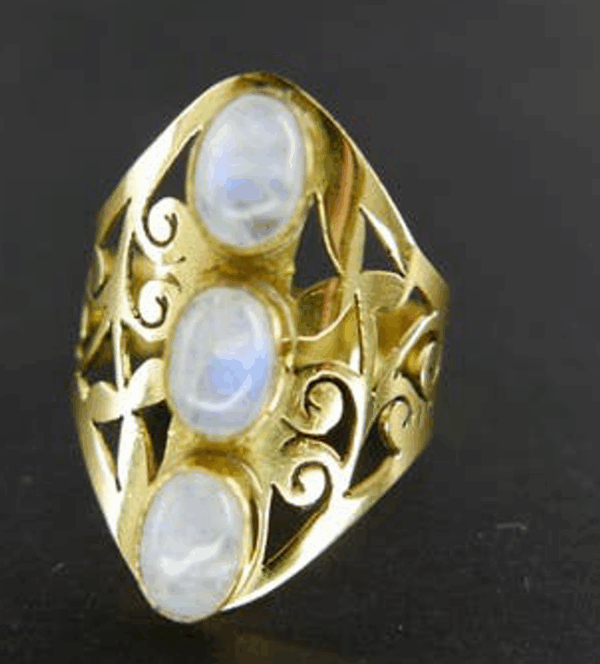 Anillo de Bronce Calado con Piedra Luna -1.1- Anillo de Bronce Calado con Piedra Luna -1.1-