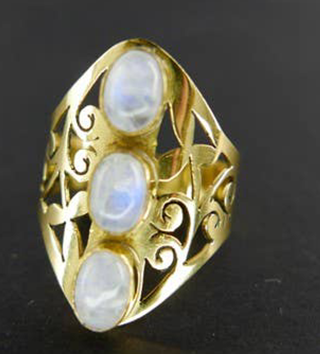 Anillo de Bronce Calado con Piedra Luna -1.1-