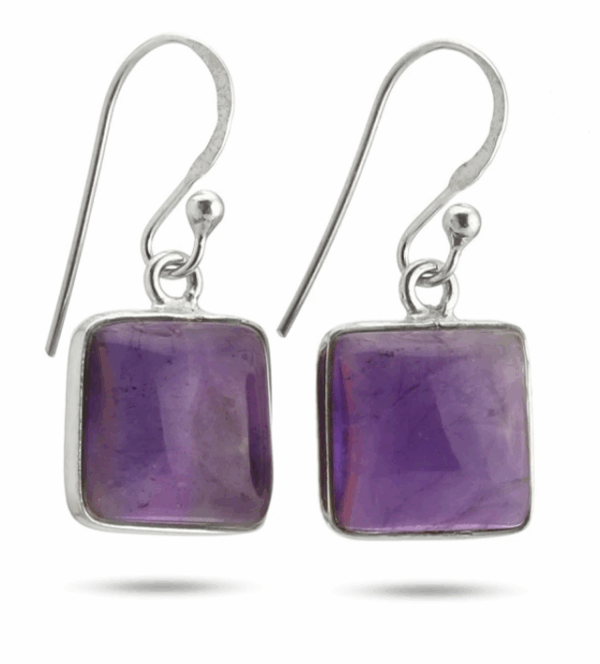 Pendientes modelo cuadrado básico de Amatista en plata. Pendientes modelo cuadrado básico de Amatista en plata.