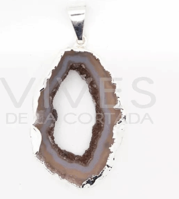 Colgante de Ágata Cristalizada en Baño de Plata