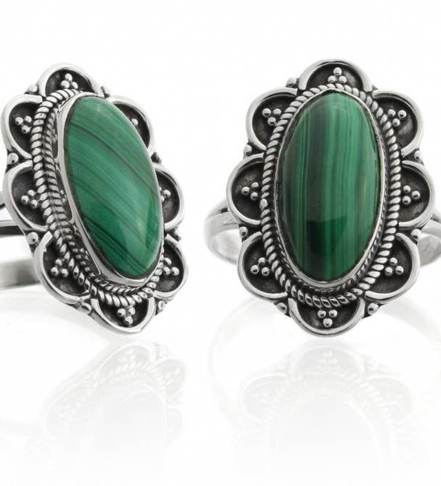 Anillo Ovalado Vintage De Malaquita Con Plata De Ley