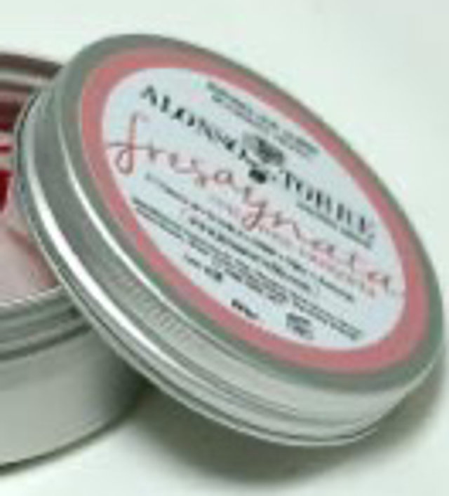 Lata de fresa y nata