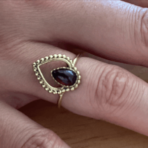 Anillo de bronce con amatista