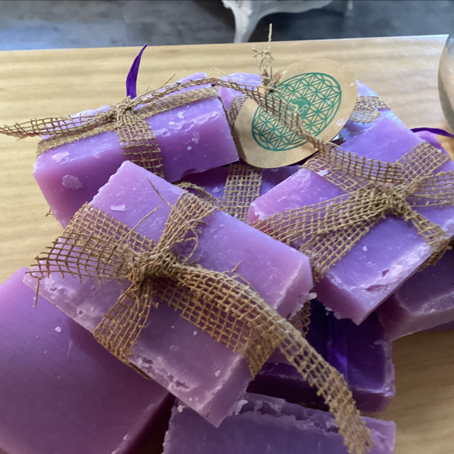 Jabón natural desmaquillante (Proteína de la leche)