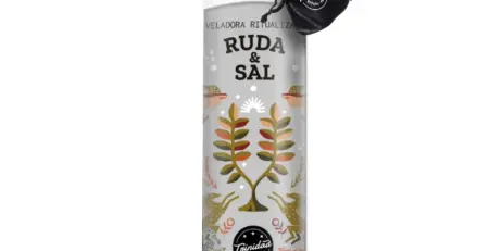 Veladora ritualizada Ruda y Sal para limpieza energética, protección y eliminación de energías negativas